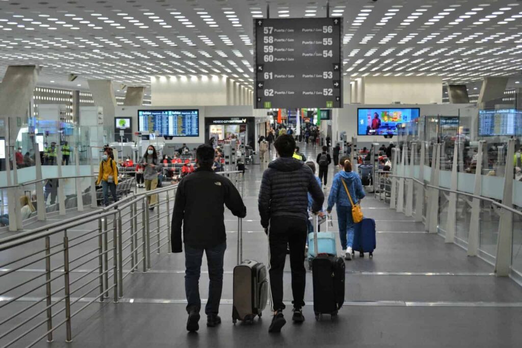 Pide AICM anticiparse ante posible bloqueo para este viernes