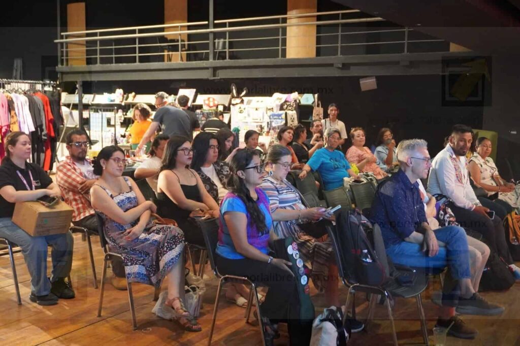 Triunfa Feria del Libro de la Frontera 2025 en Ciudad Juárez