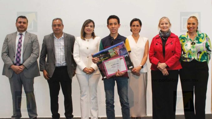 Entregan Comisionados del ICHITAIP premios a ganadores del Tercer Concurso de Historieta