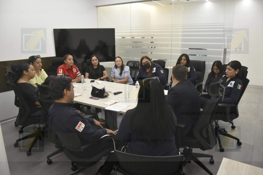 Revisan condiciones laborales del personal de la línea de emergencia 9-1-1 en Chihuahua