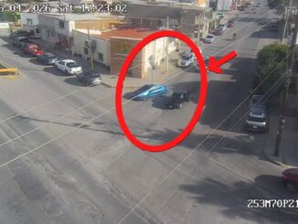 Policía Municipal detiene a hombre en vehículo con reporte de robo tras persecución