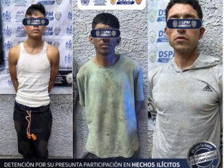 Policía Municipal detiene a tres posiblemente relacionados en robo a OXXO de la Revolución
