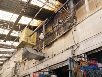 Incendio en El Pasito deja 8 locales con daños