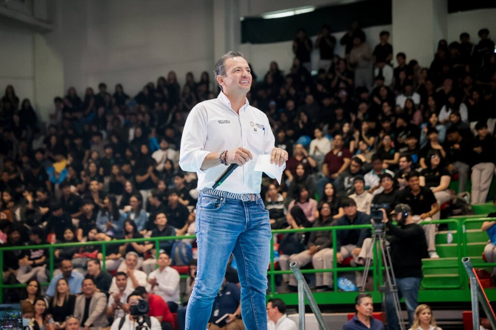 Comparte Marco Bonilla estrategias de prevención con estudiantes de bachillerato durante asamblea de la RMCAN en Juárez