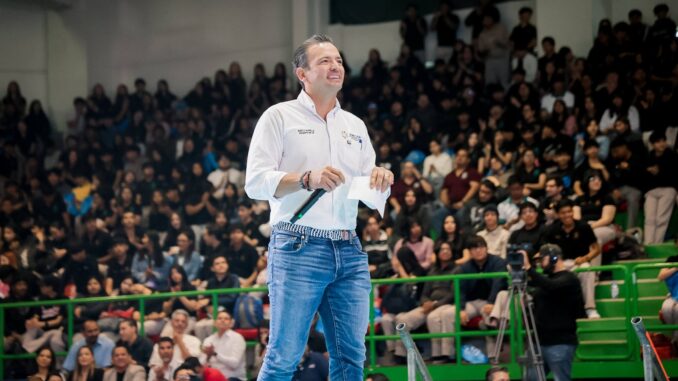Comparte Marco Bonilla estrategias de prevención con estudiantes de bachillerato durante asamblea de la RMCAN en Juárez