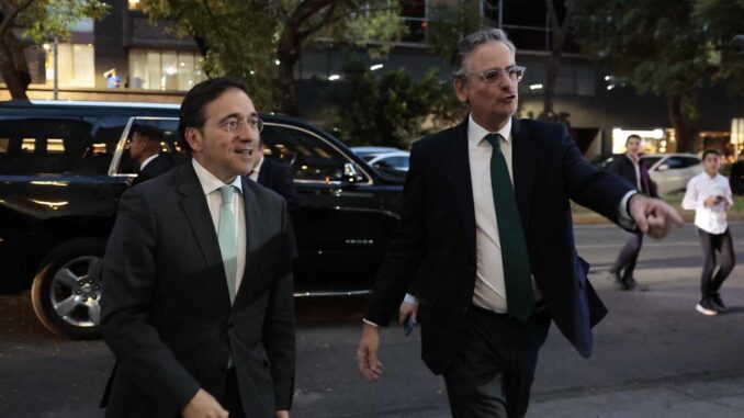El ministro español Manuel Albares llega a México para avanzar la normalización de las relaciones