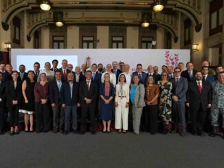 Acuerda gobierno con gasolineros bajar el precio del diésel a 27 pesos por litro