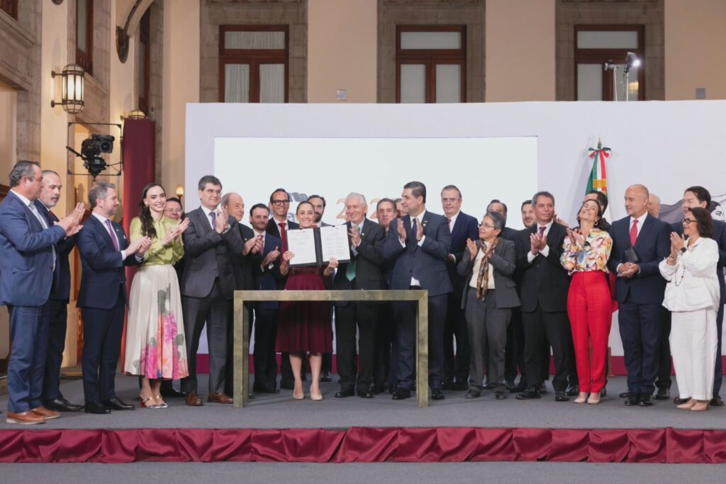 Gobierno firma acuerdo para dar prioridad al acero nacional: ¿En qué consiste?