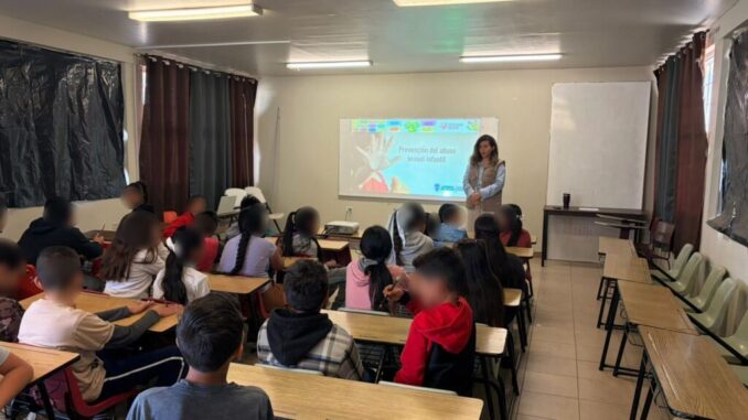 Imparte CEJUM plática a estudiantes para identificar situaciones de riesgo