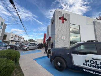 Hombre llega herido de bala al cuello a Cruz Roja; activan operativo en Teófilo Borunda