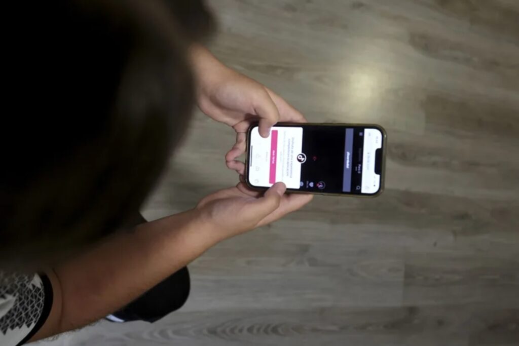 Piden regular redes sociales por publicidad dirigida a menores