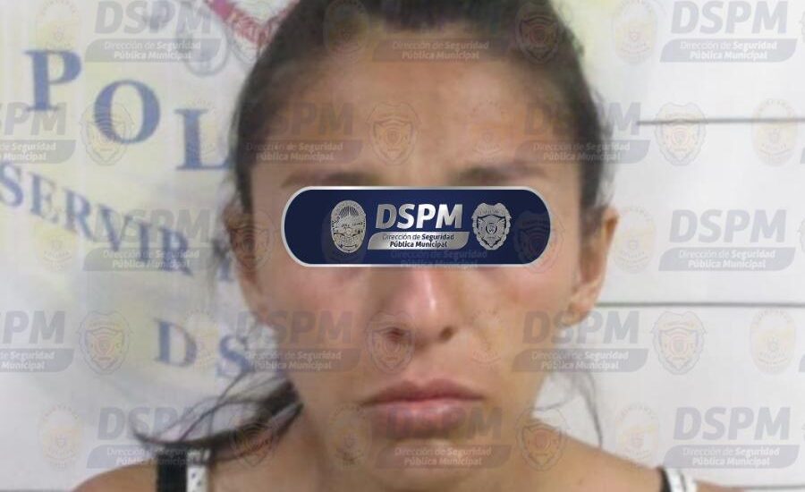 Agentes municipales detienen en el centro a mujer con droga, pipas y vapeadores