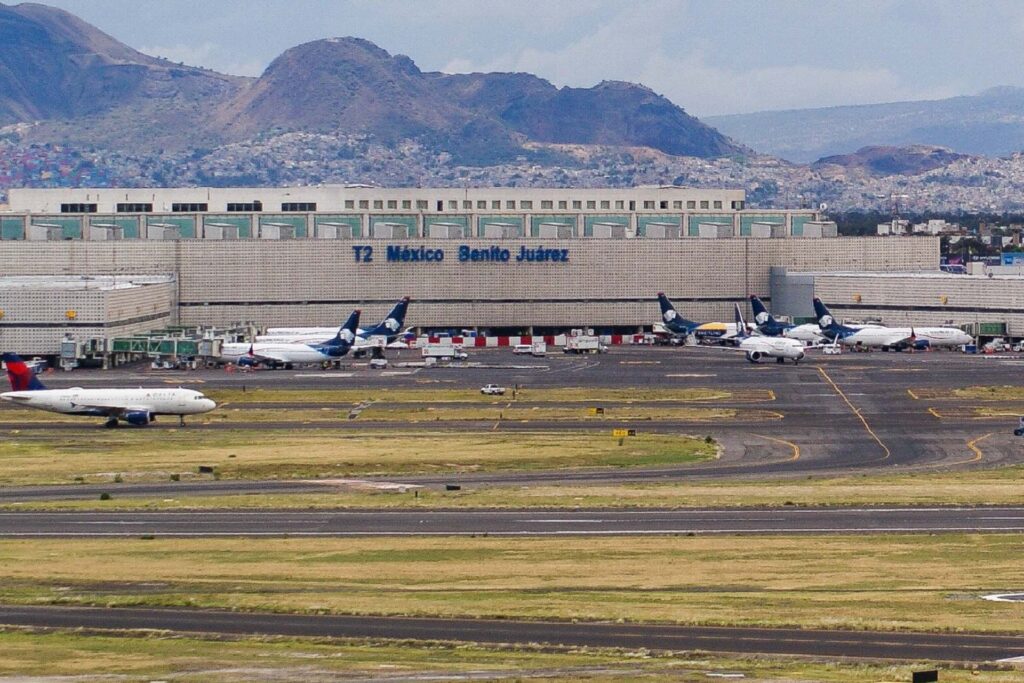 Falsa alarma por amenaza de bomba en el AICM
