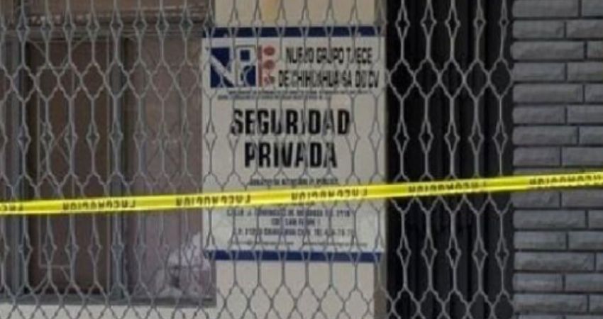 Roban arsenal y una pickup de oficinas del Nuevo Grupo 13 en San Felipe
