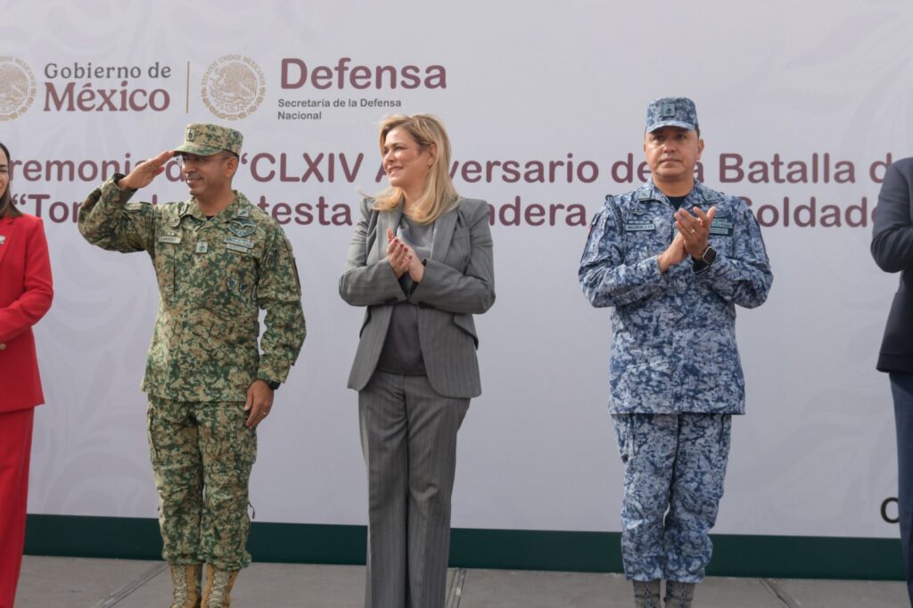 Maru Campos presente en ceremonia conmemorativa por el CLXIV aniversario de la Batalla de Puebla