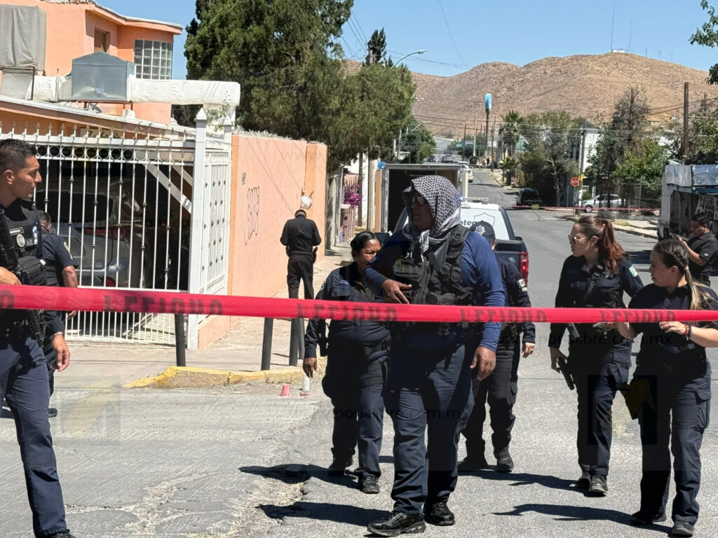 Atacan a motociclista a balazos en la colonia Santa Rosa; le encuentran droga y un arma de utilería