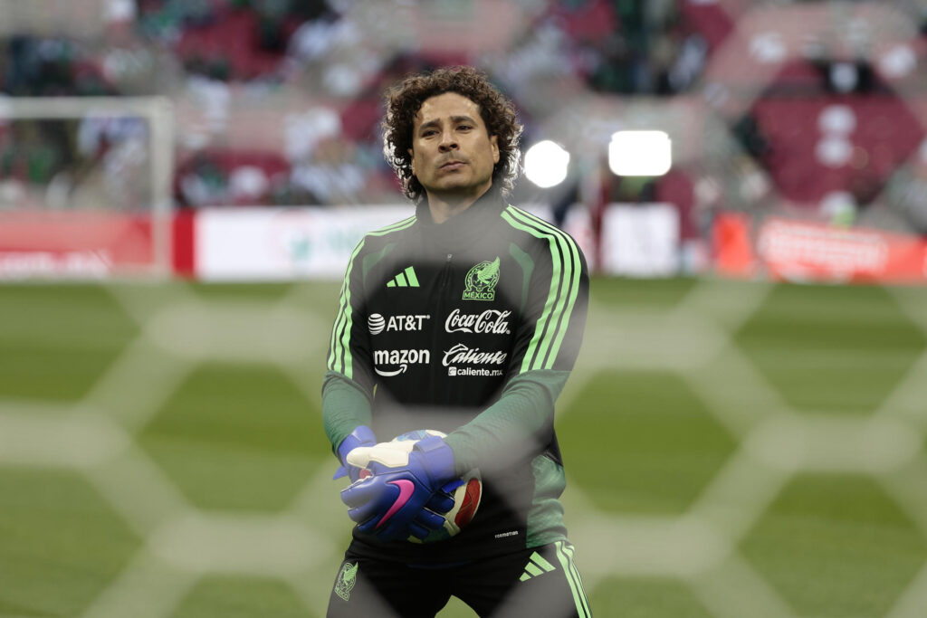 Guillermo Ochoa se concentra con México y se entusiasma con acudir a su sexto Mundial