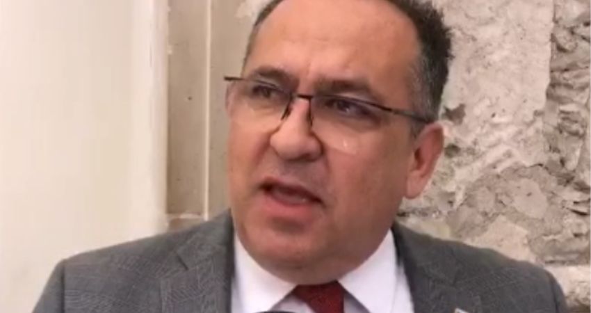 «Fallas eléctricas es por vecinos que prenden minisplits; el agua es porque llegan familias enteras a solicitar servicio» : Rector