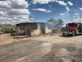 Incendio consume vivienda en el Ejido Labor de Terrazas; temen por adulto mayor