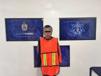 Detienen a mujer por agredir a adulta mayor en el Centro