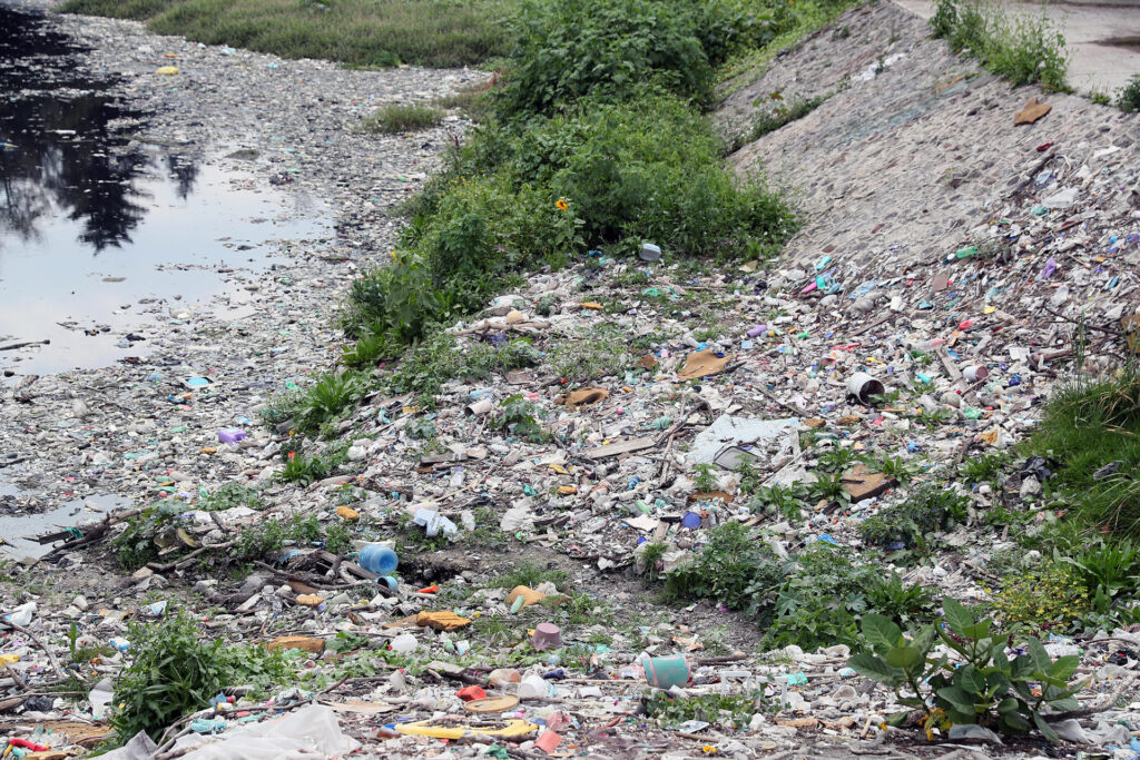 Semarnat dice que en México existen mil 114 sitios contaminados