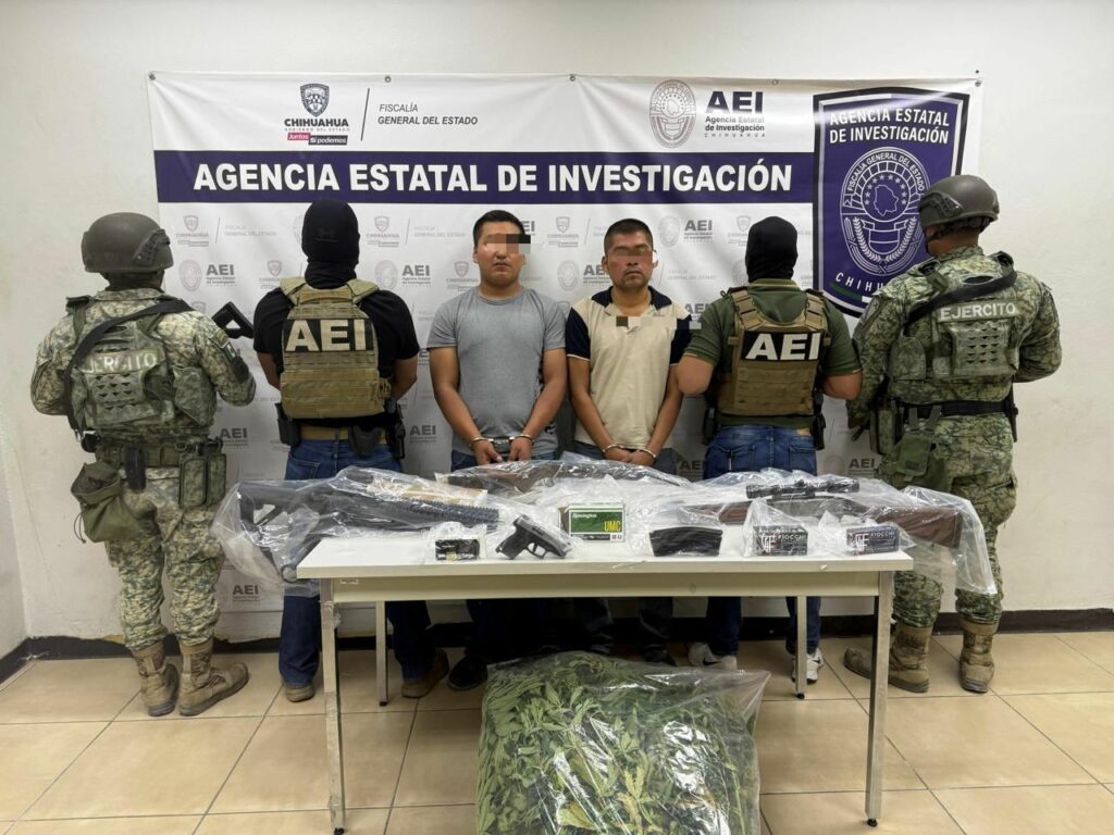 Durante cateo, detiene COE a dos hombres en posesión de armas de fuego, cartuchos y mariguana
