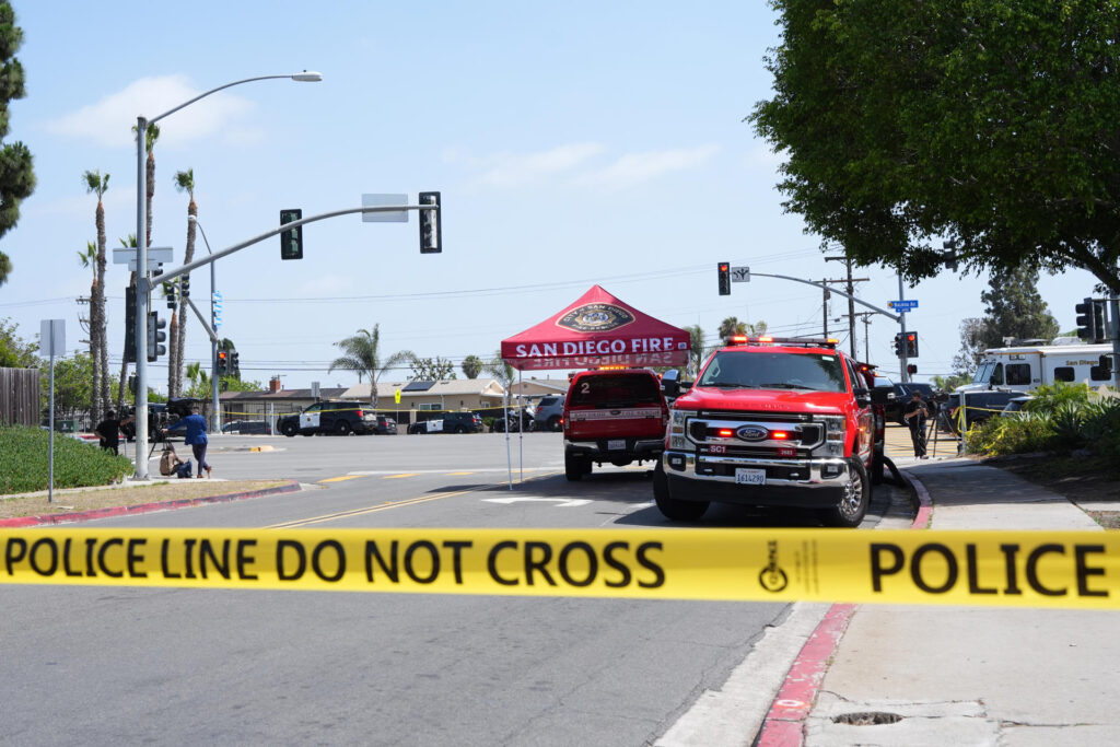 Atacantes contra mezquita en California pedían una guerra racial en EE.UU., dice manifiesto