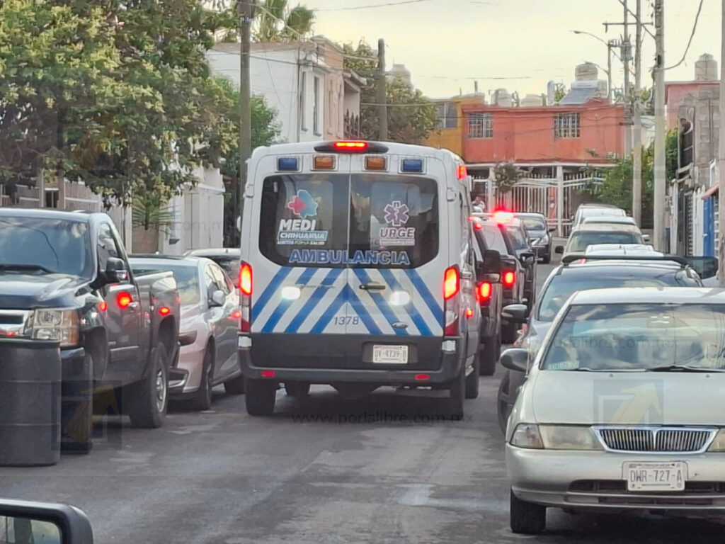 Disparan a ciudadano frente a su casa en la colonia El Saucito; presumen se trata de un policía