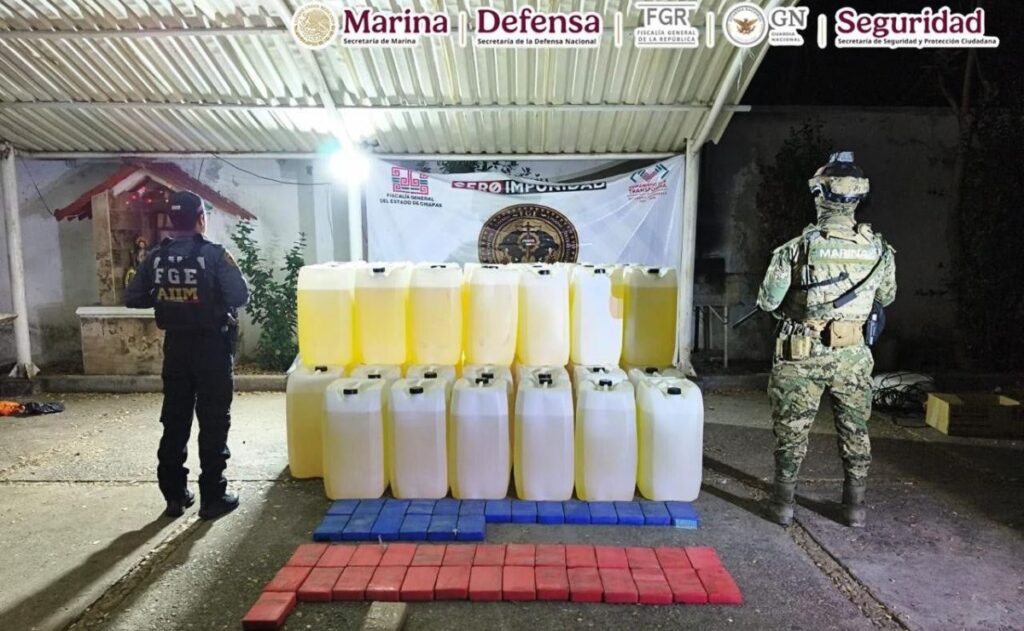 Aseguran cocaína, armas y combustible en operativo en Chiapas