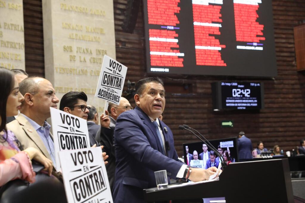 Exige Álex Domínguez respeto a la Constitución y denuncia uso político de la justicia