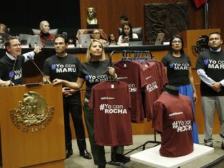 Invitan a senadores de Morena a ponerse la playera “#Yo con Rocha”; nadie se la quiso poner