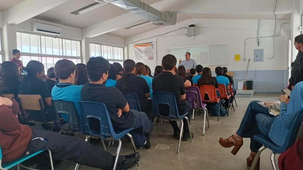 Llega GOECHI a más de 300 personas en una semana en escuelas de Cd. Juárez
