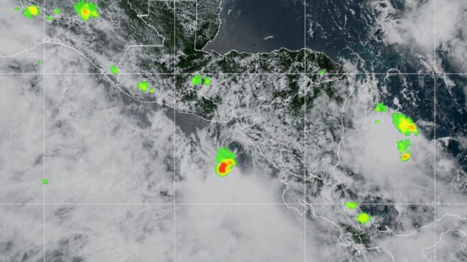 Depresión tropical Tres-E evoluciona a la tormenta tropical ‘Cristina’; ¿afectará a México?