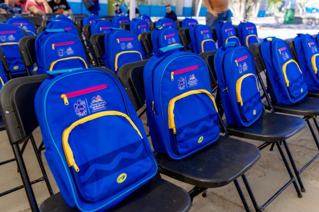 Apoya Marco Bonilla la economía de las familias: Mi Bolsa Escolar llegará a 287 primarias con mochilas y útiles