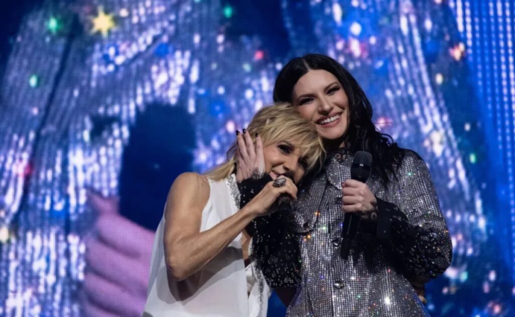 Laura Pausini cumple en México su sueño de cantar junto a Ana Torroja