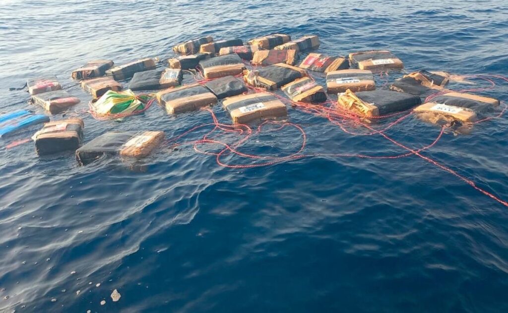 Interceptan más de 2 toneladas de cocaína en aguas de Oaxaca