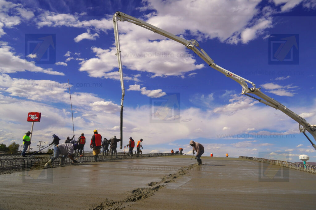 Paso Superior en carretera Chihuahua–Aldama y Fuerza Aérea con avance del 60%