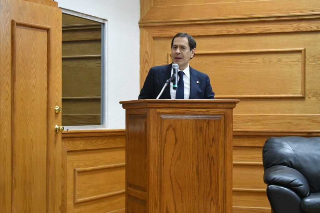 Imparten conferencias sobre ética y valores en el servicio público