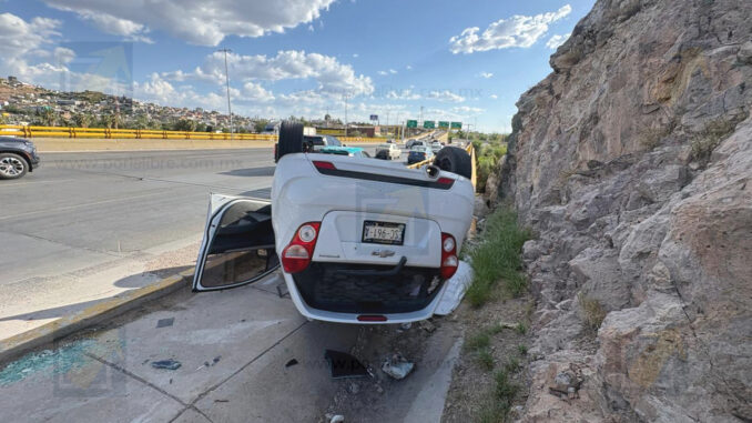 Volcadura en la carretera Aldama–Chihuahua deja un lesionado leve