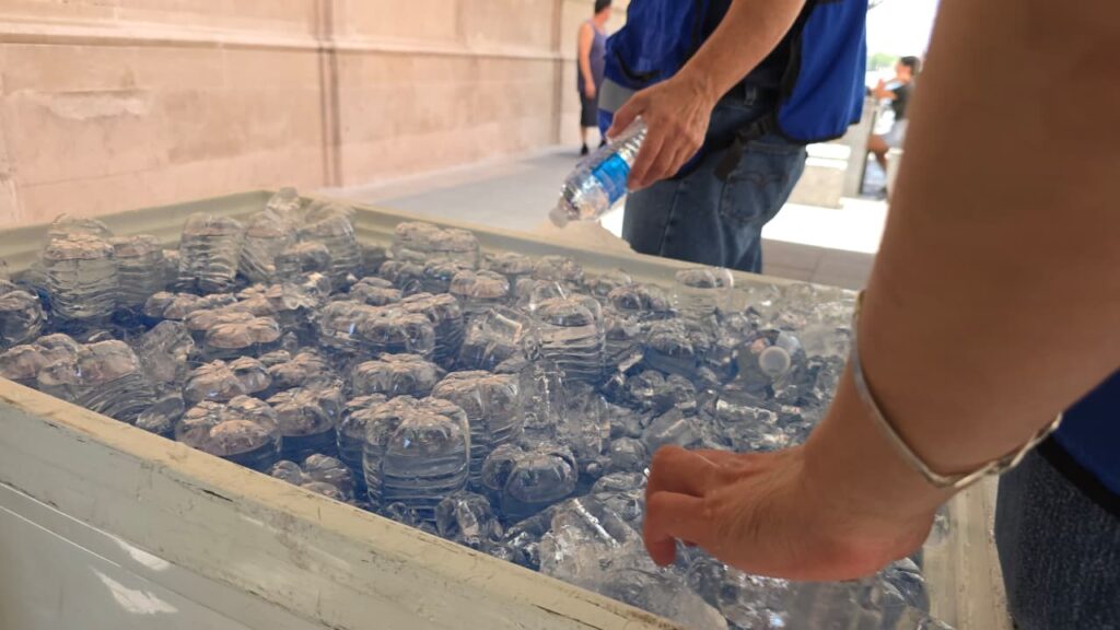 Continúa Municipio con puntos de hidratación en el Centro para prevenir afecciones por calor