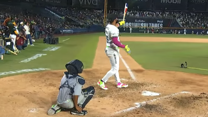 Alejandro Mejía, del equipo Caliente de Durango, gana el Home Run Derby 2026 de la LMB