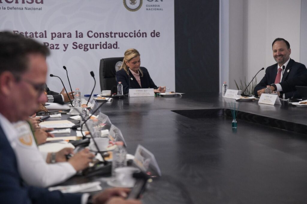 Maru Campos encabeza sesión de la Mesa de Seguridad en las instalaciones de la Guardia Nacional