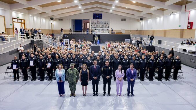 Ascienden 65 elementos de la Policía Municipal