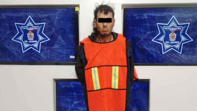 Lo arrestan por robo; le confiscan arma de fuego