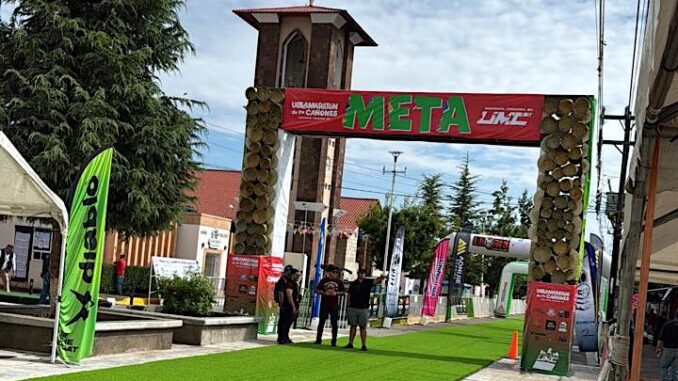 Conquistan corredores rarámuri las categorías estelares del Ultramaratón de los Cañones 2026