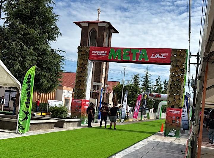 Conquistan corredores rarámuri las categorías estelares del Ultramaratón de los Cañones 2026