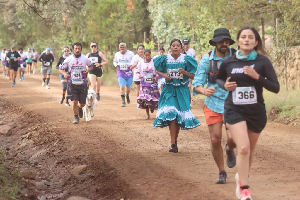 Cierra el Ultra Maratón de los Cañones con triunfos de corredores rarámuri