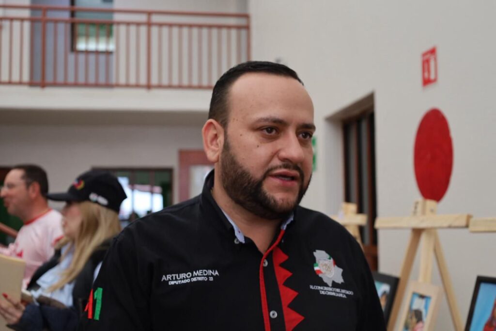 Acompaña Arturo Medina acciones de atención para familias de Cinco Llagas