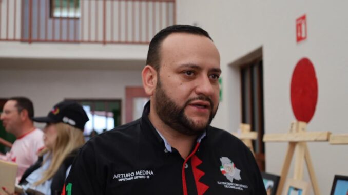 Acompaña Arturo Medina acciones de atención para familias de Cinco Llagas