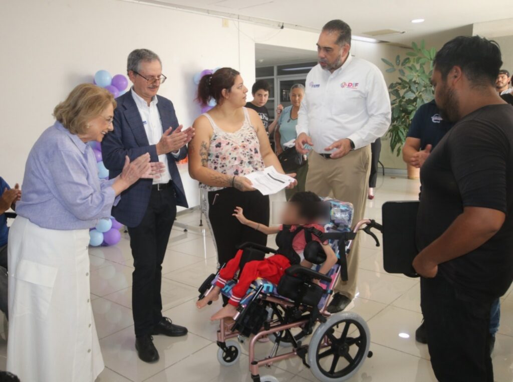 Beneficia DIF Estatal a 126 familias con la entrega de aparatos funcionales